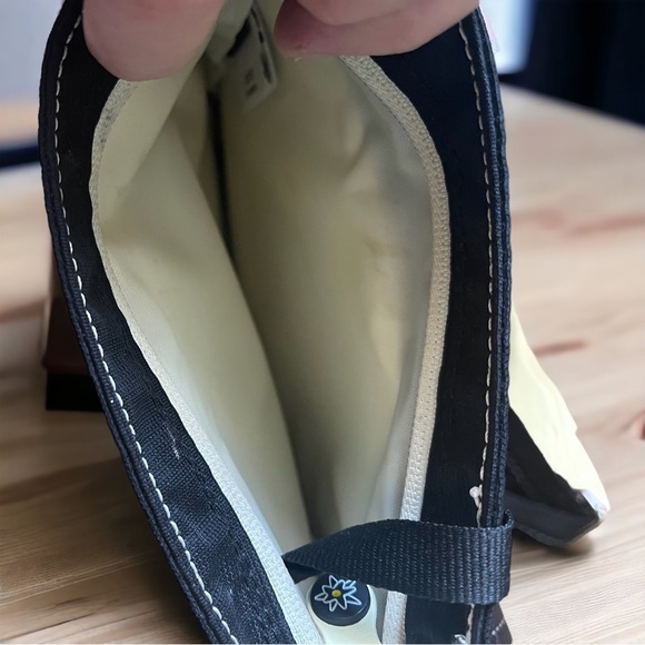 Cute crossbody - Picture 2 of 3